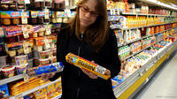 El etiquetado nutricional es un factor clave para elegir un producto, pero el efecto de la marca lo puede �barrer�. Autor: Carrie Cizauskas